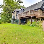 Large Hazleton Home With Hot Tub And Mountain Views!