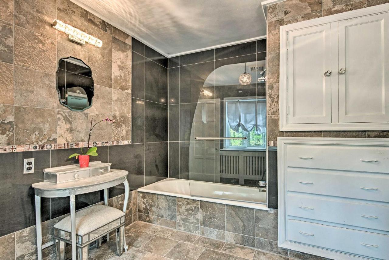 Holiday home Large With Hot Tub And Mountain Views!