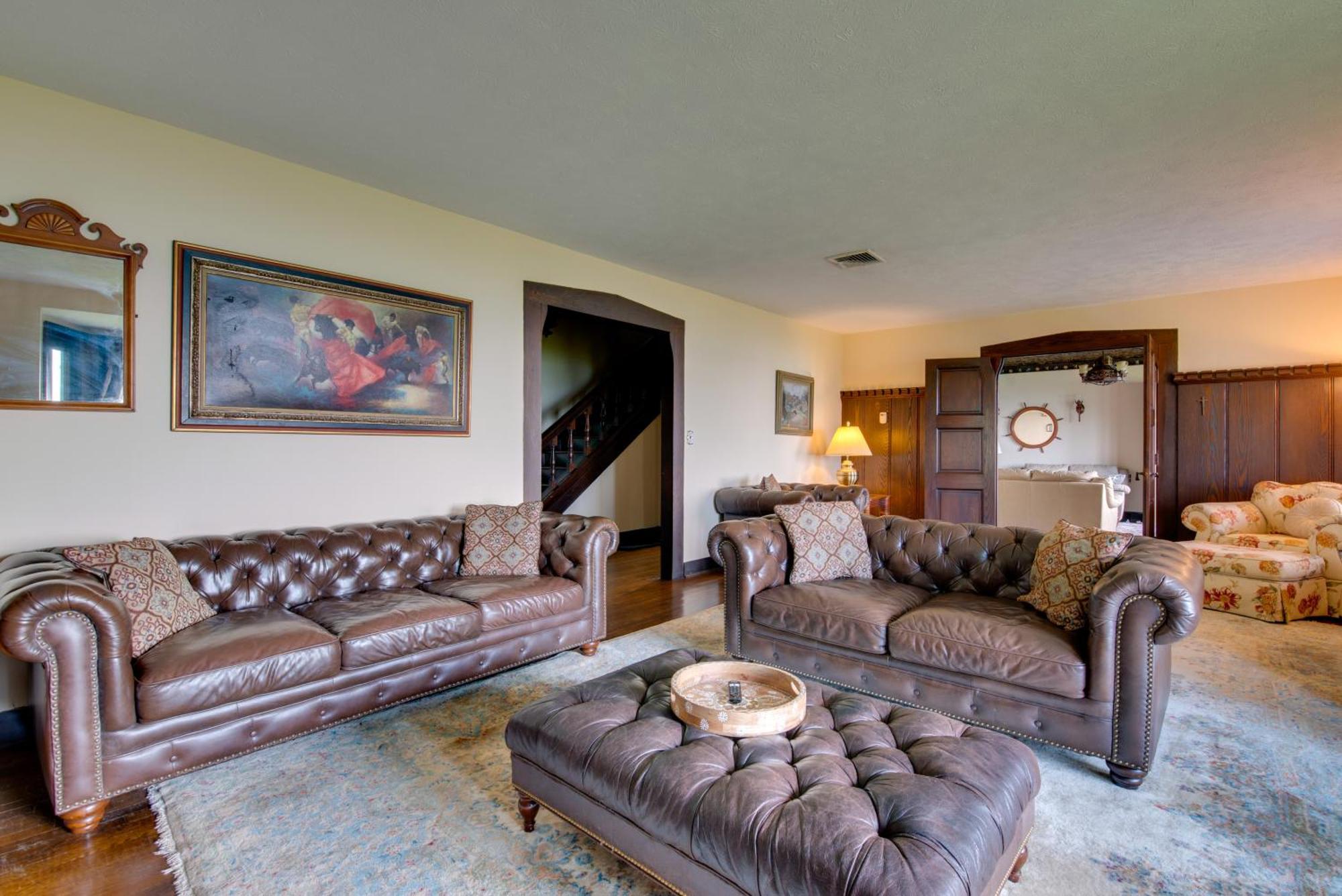 Large With Hot Tub And Mountain Views! Holiday home Hazleton